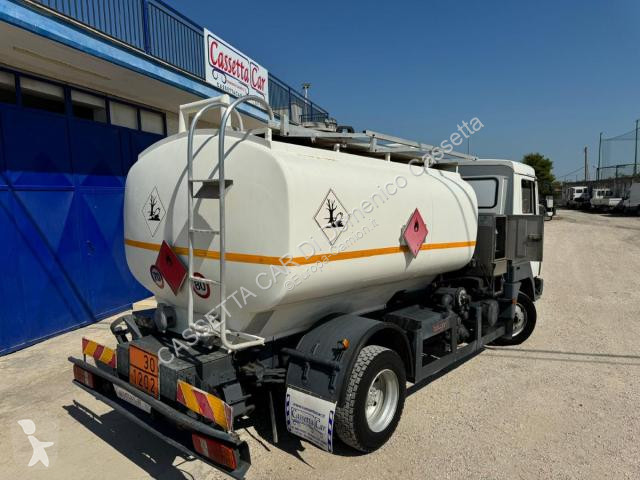 Kamion Nissan M90 T160 CISTERNA CARBURANTI E...