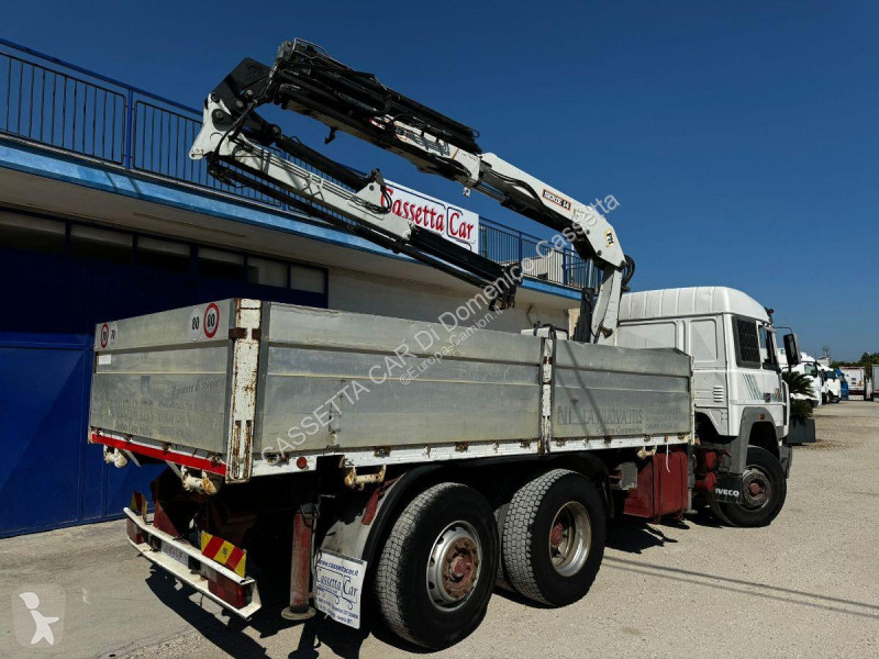 Camião Iveco FIAT 240.36 CON CASSONE FISSO+GRU