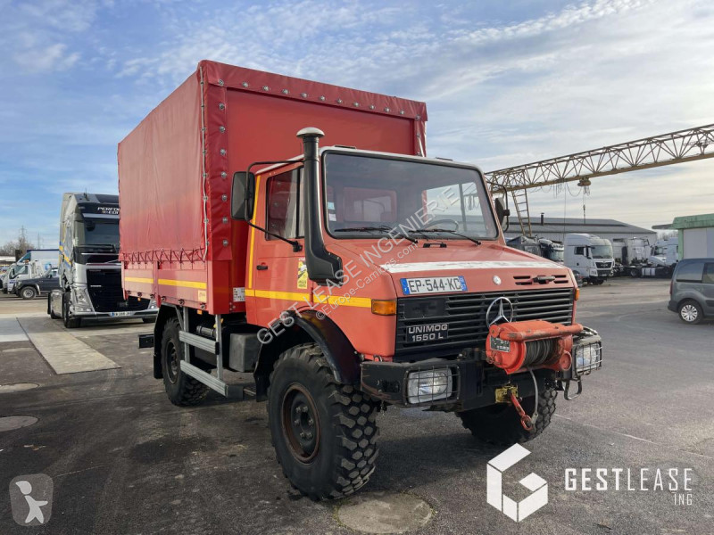 Camion Mercedes UNIMOG 1 L