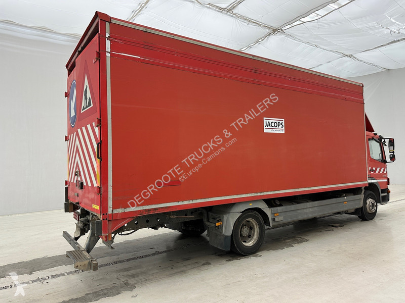 Kamion Mercedes 1218