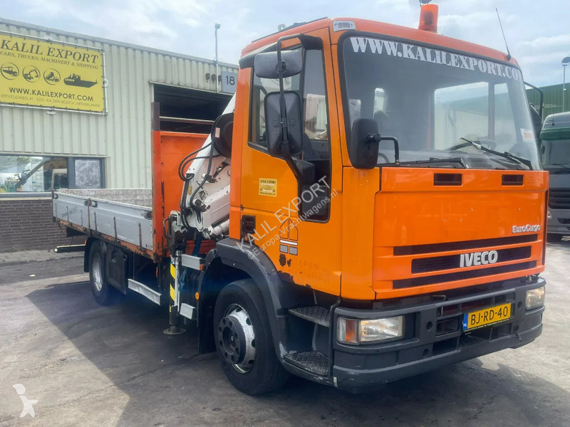 Kamion Iveco 120E18 Pesi SE85 Crane Open Box...