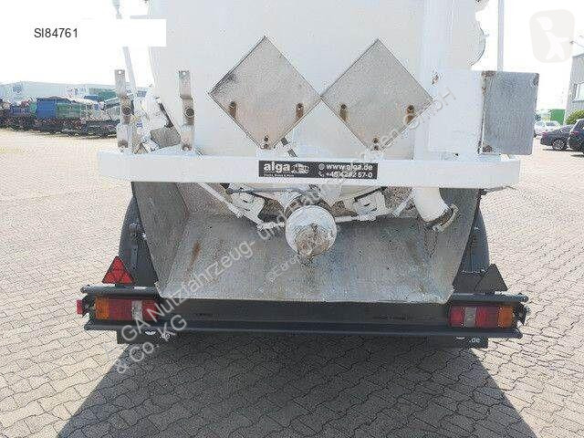 Veículo de limpeza / sanitário de estrada...