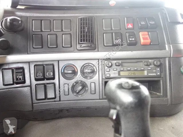 Camion Volvo 18500liter tank,AIRCO,MANUAL GEARBOX