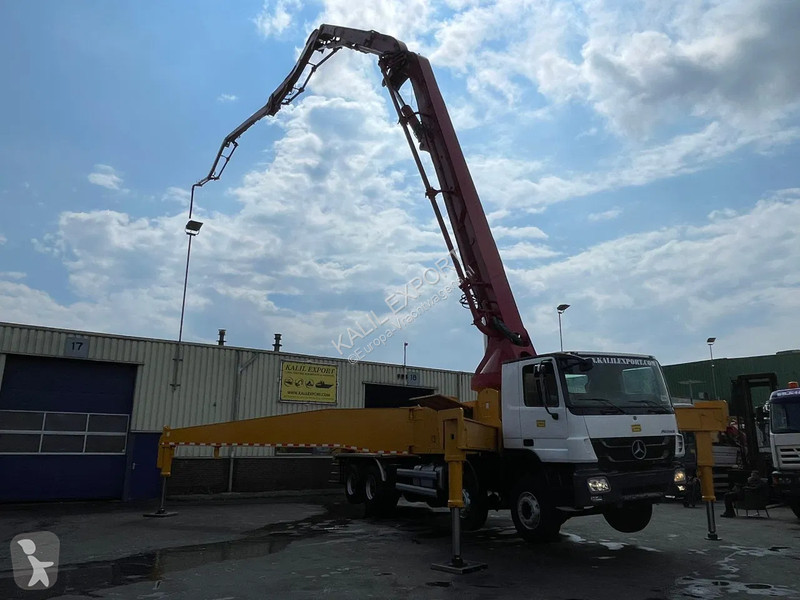 Camion Mercedes 4141 MP3 Concrete Pump 52...