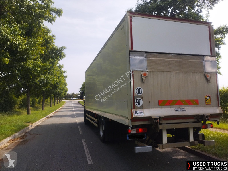 Kamion Renault D Wide