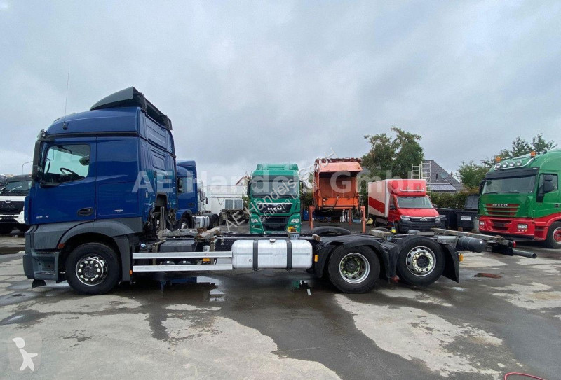 Kamion Mercedes 2542