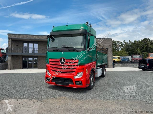 Kamion Mercedes 1842 Kipper Dreiseitenkipper