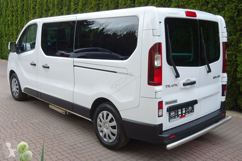 Véhicule utilitaire Renault TRAFIC L2H1 2.0dci...