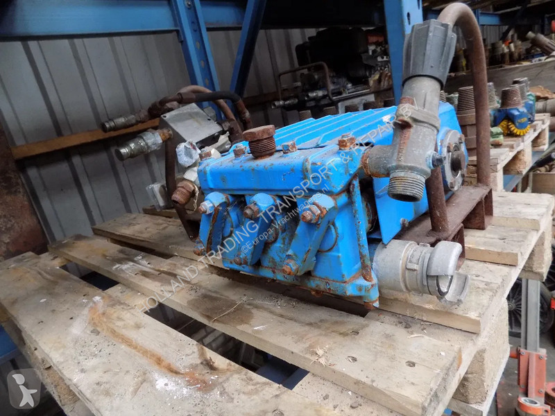 Kamion  hoge drukpomp[ -high pressure pump