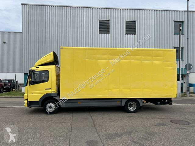 Kamion Mercedes 816L Möbelkoffer 6,15m LBW...