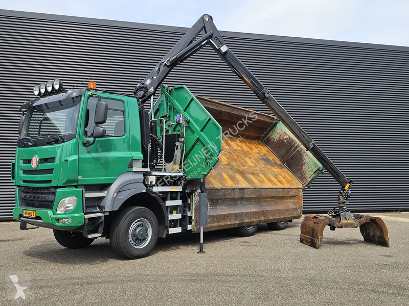 Lastbil Tatra T158/II 6X6 / HMF Z CRANE + 2...
