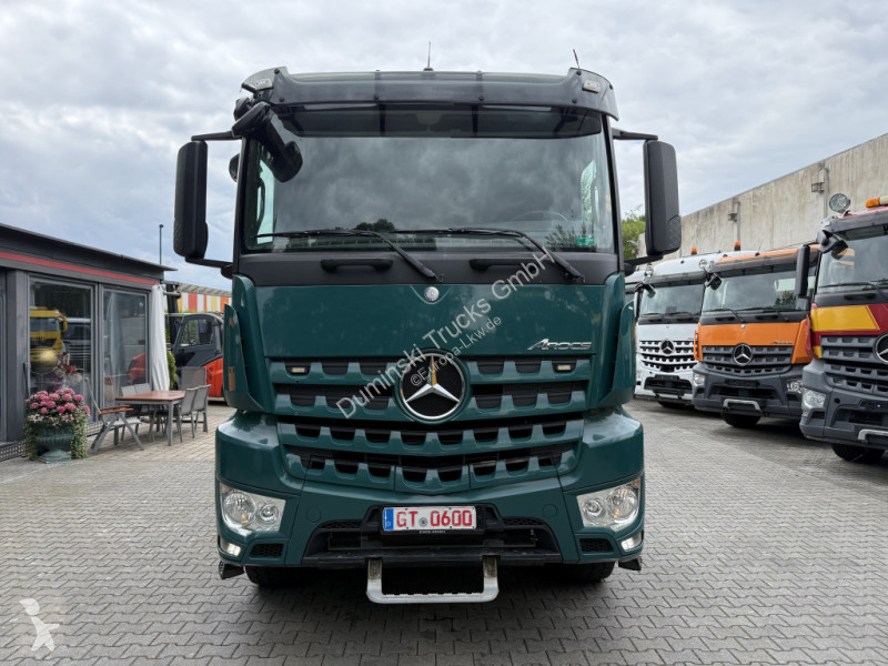 Kamion Mercedes 3251 8X4 Haken mit Kran HMF...