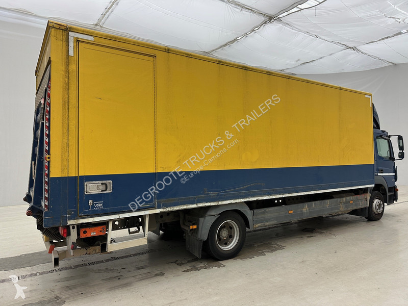 Kamion Mercedes 1218