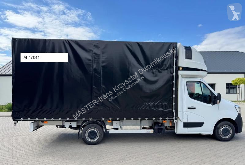 عربة نفعية Renault