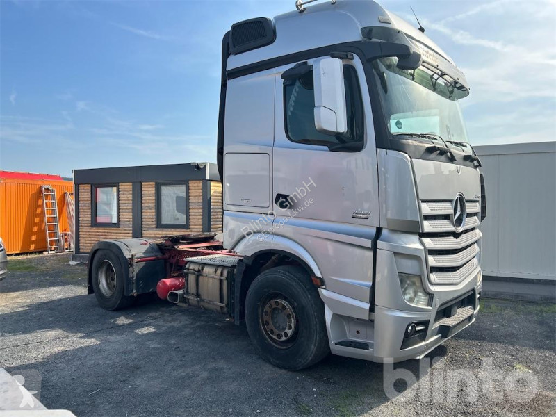 Traktor Mercedes