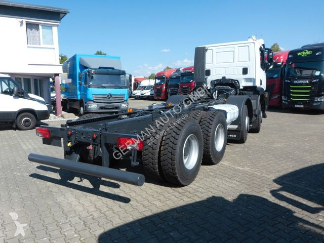 Camion Iveco T-Way AD410T54 8X4 Radstand.4250mm...