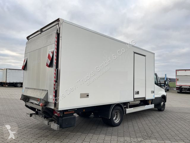 Camião Iveco 70C18 Tiefkühlkoffer mit Ladebordwand