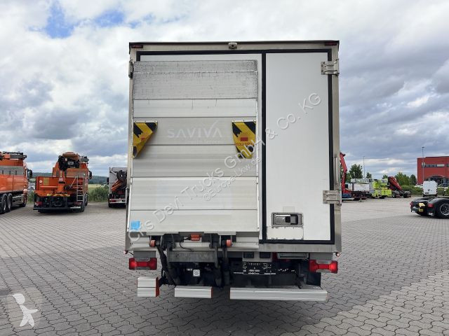 Camião Iveco 70C18 Kühlkoffer mit Ladebordwand...