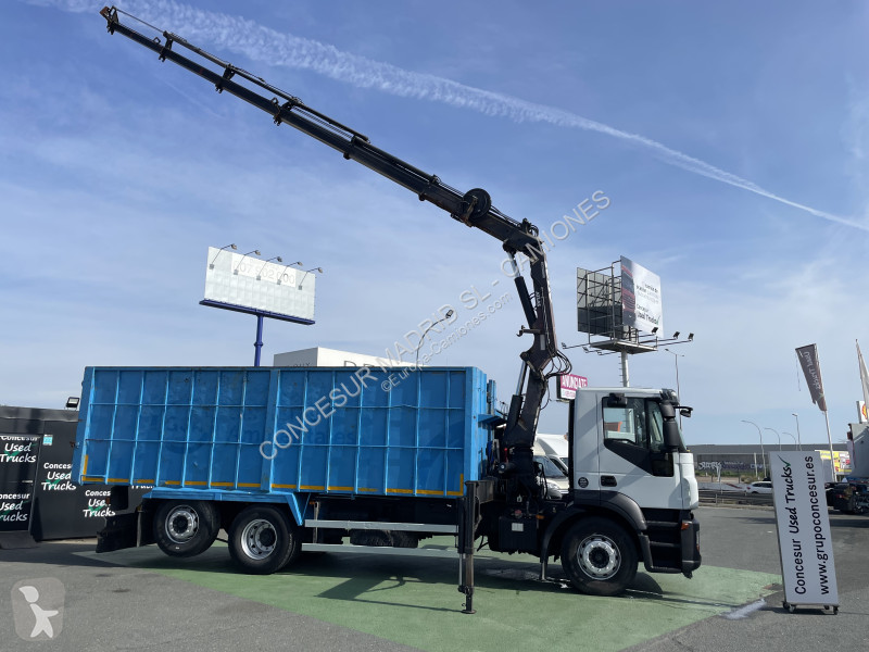 Camion Iveco  + Grua
