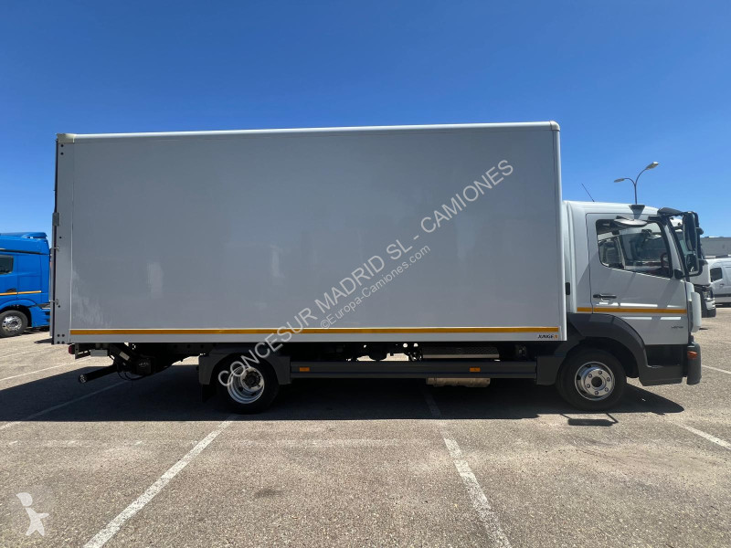 Kamion Mercedes  821 L