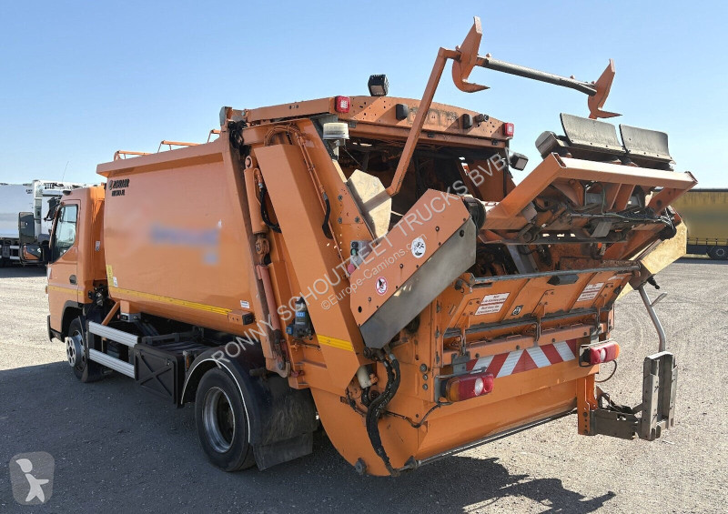 Maskine til vejarbejde Mitsubishi Fuso 7C18 4x2...