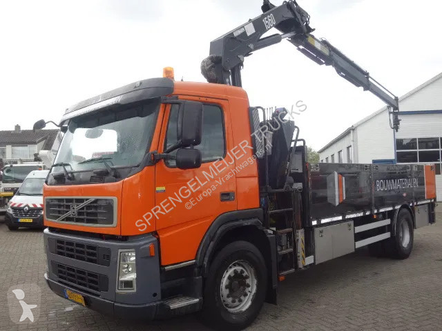 Camion Volvo 310 hmf15 ton crane
