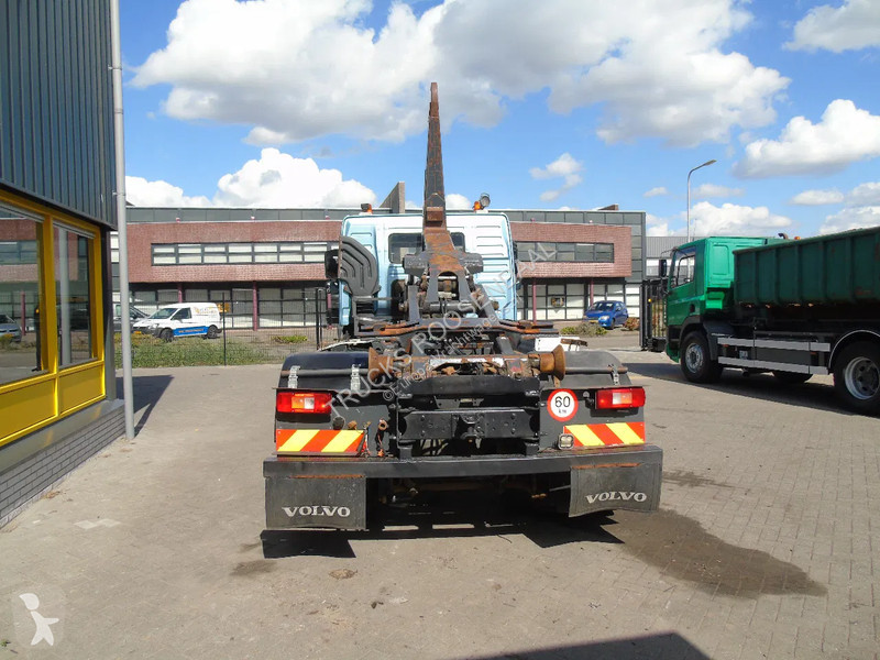 Camion Volvo 340 + MANUAL + 19T
