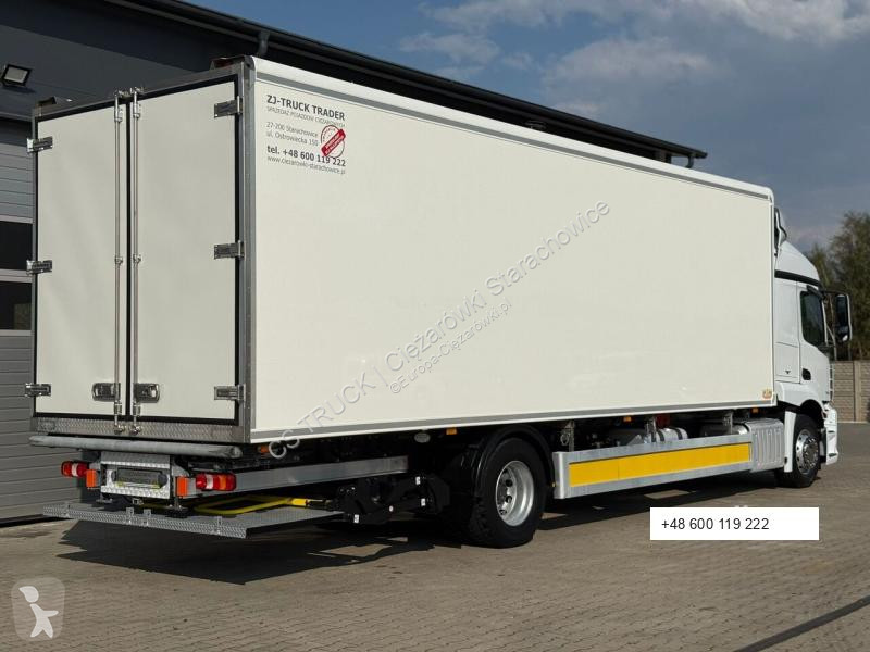 Vrachtwagen Mercedes 1824 chłodnia...