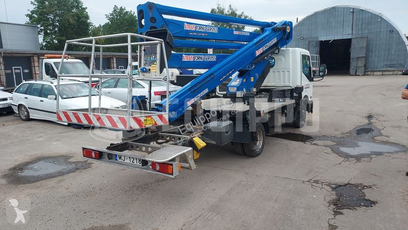 Furgoneta Nissan PNT220NLX on Nissan NT400