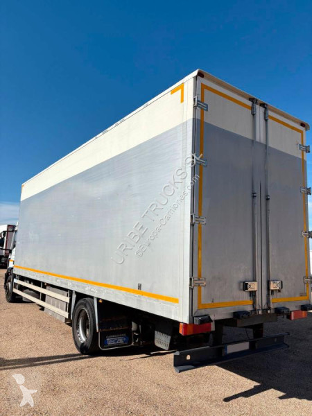 شاحنة Iveco 180E30