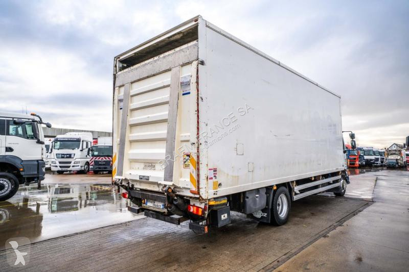 شاحنة Renault MIDLUM (16T)+ DHOLLANDIA 2T