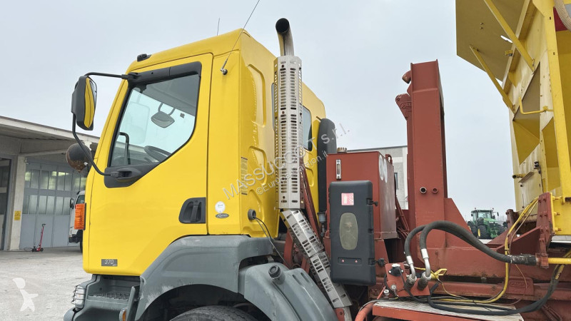 شاحنة Renault 370 DCI 6x4