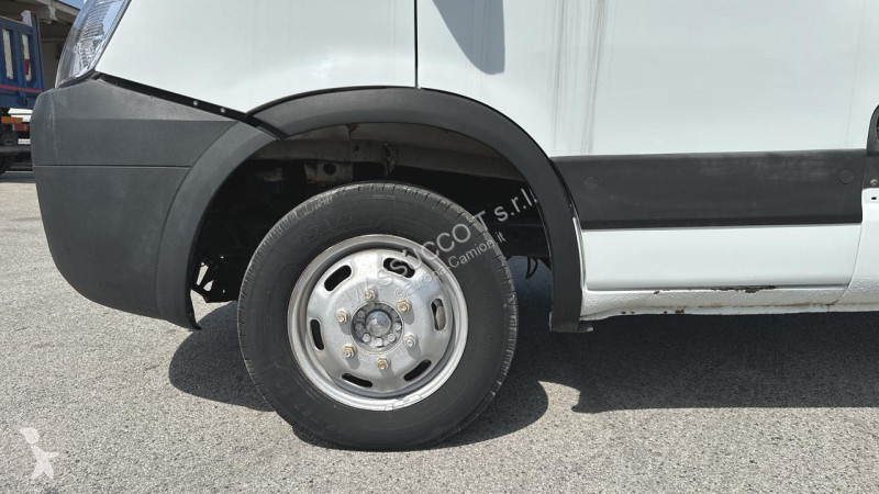 شاحنة Iveco DAILY 35C13 4x2