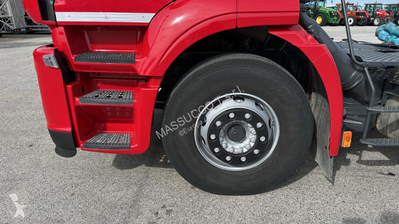 شاحنة Iveco 460 4X2