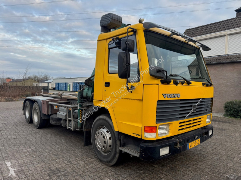 شاحنة Volvo FL10 6X4 / MANUAL / HIAB 100