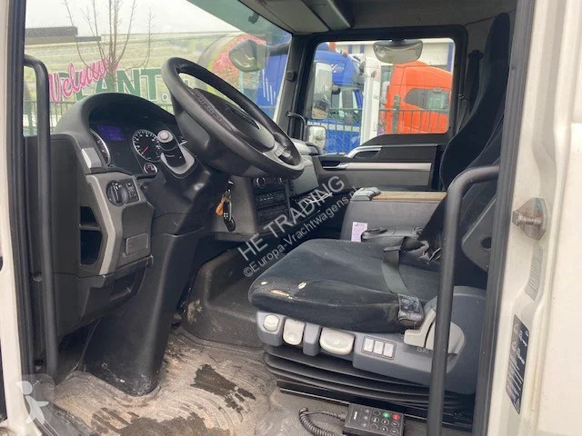 Camião MAN 8.180 euro 6 met gesloten opbouw...