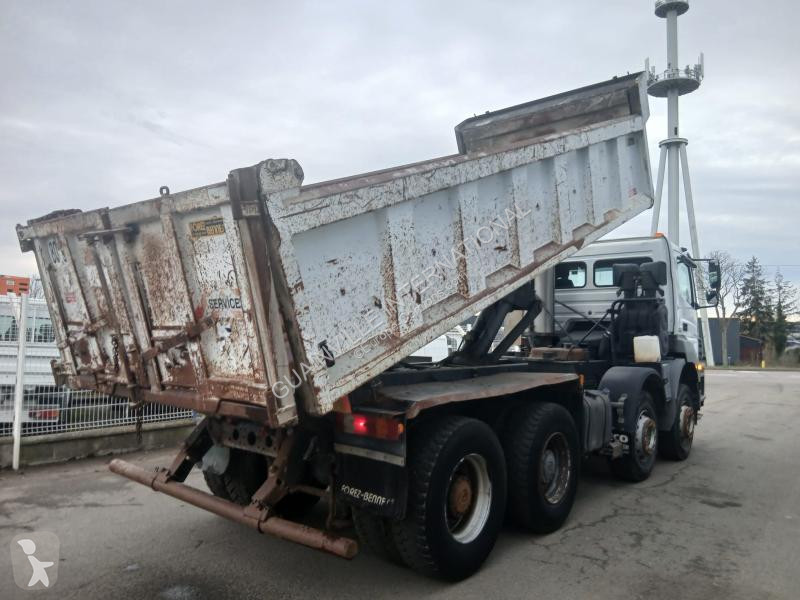 شاحنة Mercedes 3240