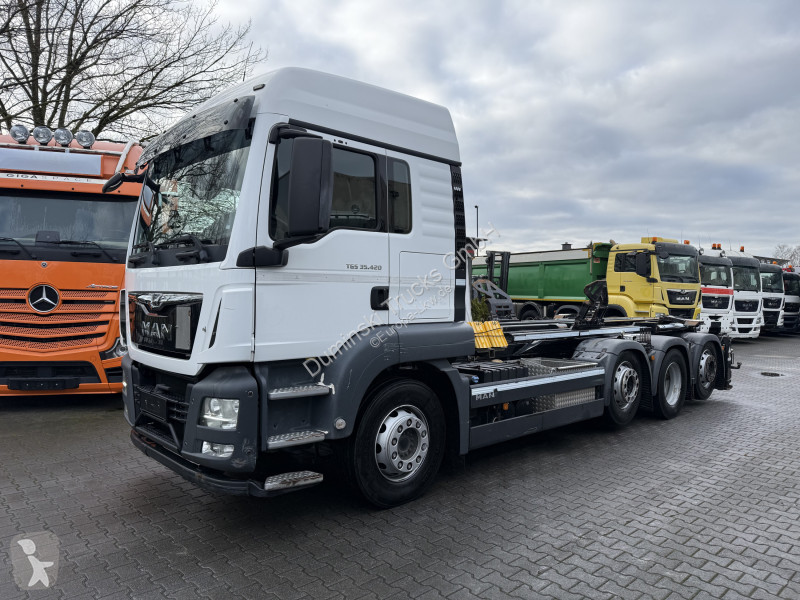 شاحنة MAN TGS 35.420 8X2-6 Haken/ Silo M-TEC...