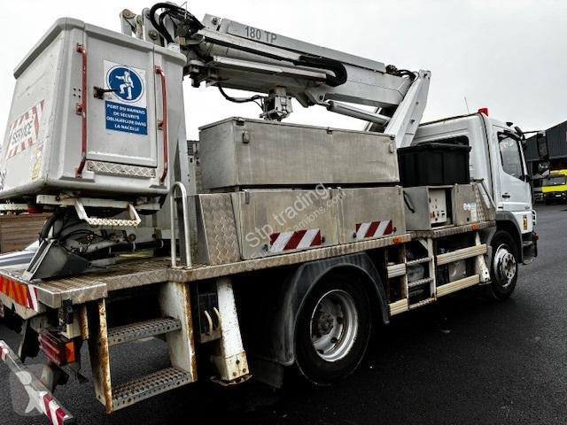 شاحنة Mercedes ATEGO