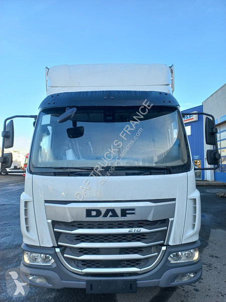 شاحنة DAF XB 210  4X2