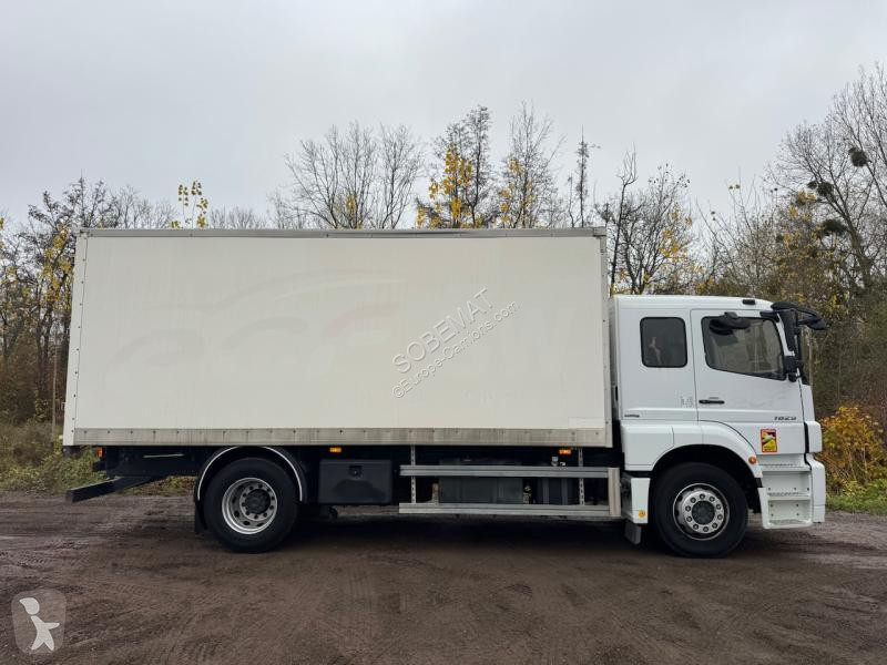 شاحنة Mercedes 1829 NL