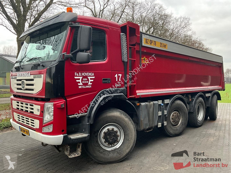 Lastbil Terberg FM2000-T 8X8 met 18m3 kipper en...