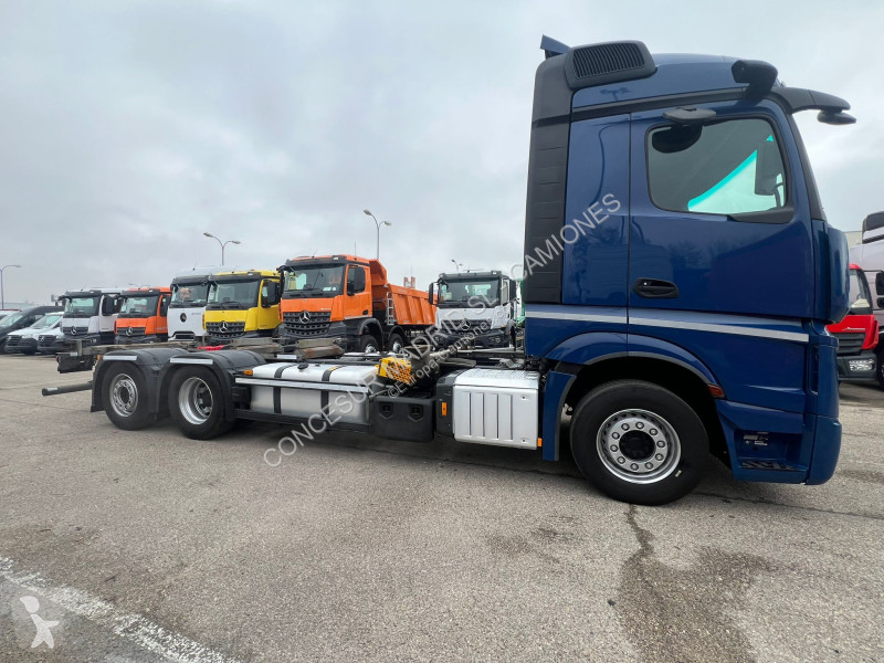 شاحنة Mercedes  2553 L BDF