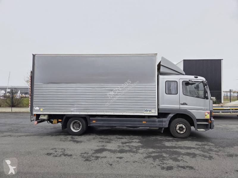 شاحنة Mercedes 923