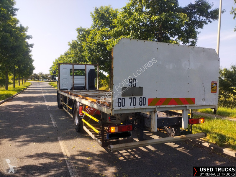 Camión Renault DISTRIBUTION