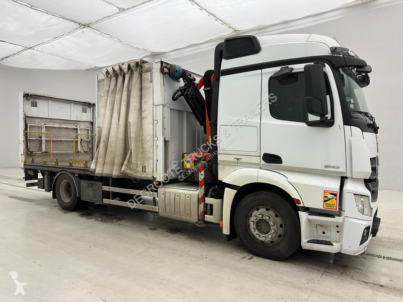 Mercedes 1832 truck