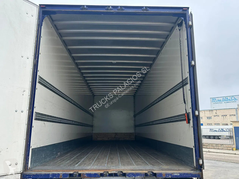 شاحنة DAF 320 caja cerrada