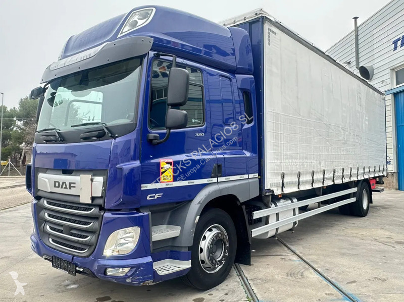 شاحنة DAF 320 tauliner