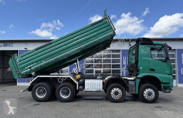 شاحنة Mercedes Arocs 4145 8X6 Kipper Schwarzmüller