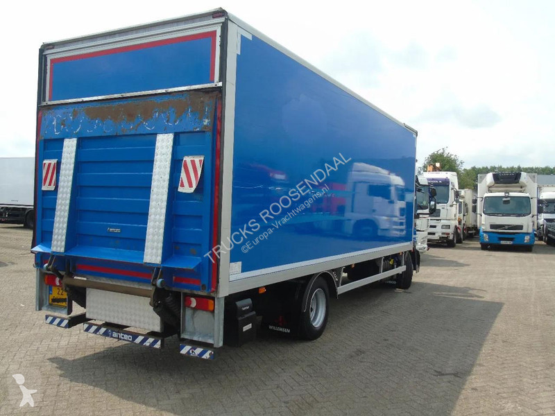 شاحنة Iveco 120E21 euro 6 + lift + lot in stock